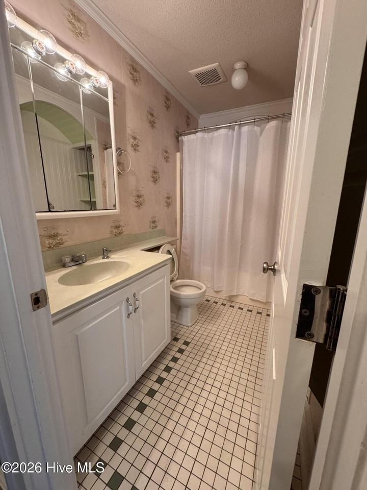 1 Portwest Townhouses Apt C #C - Photo 7 of 7