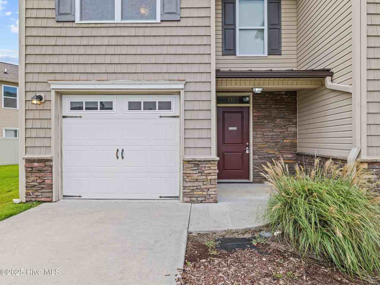 201 Boyington Place Rd - Photo 4 of 30