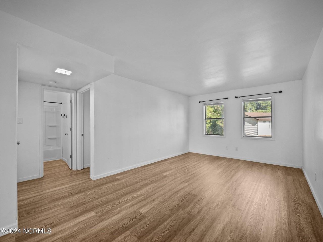 110 Ravenwood Dr #D - Photo 2 of 20