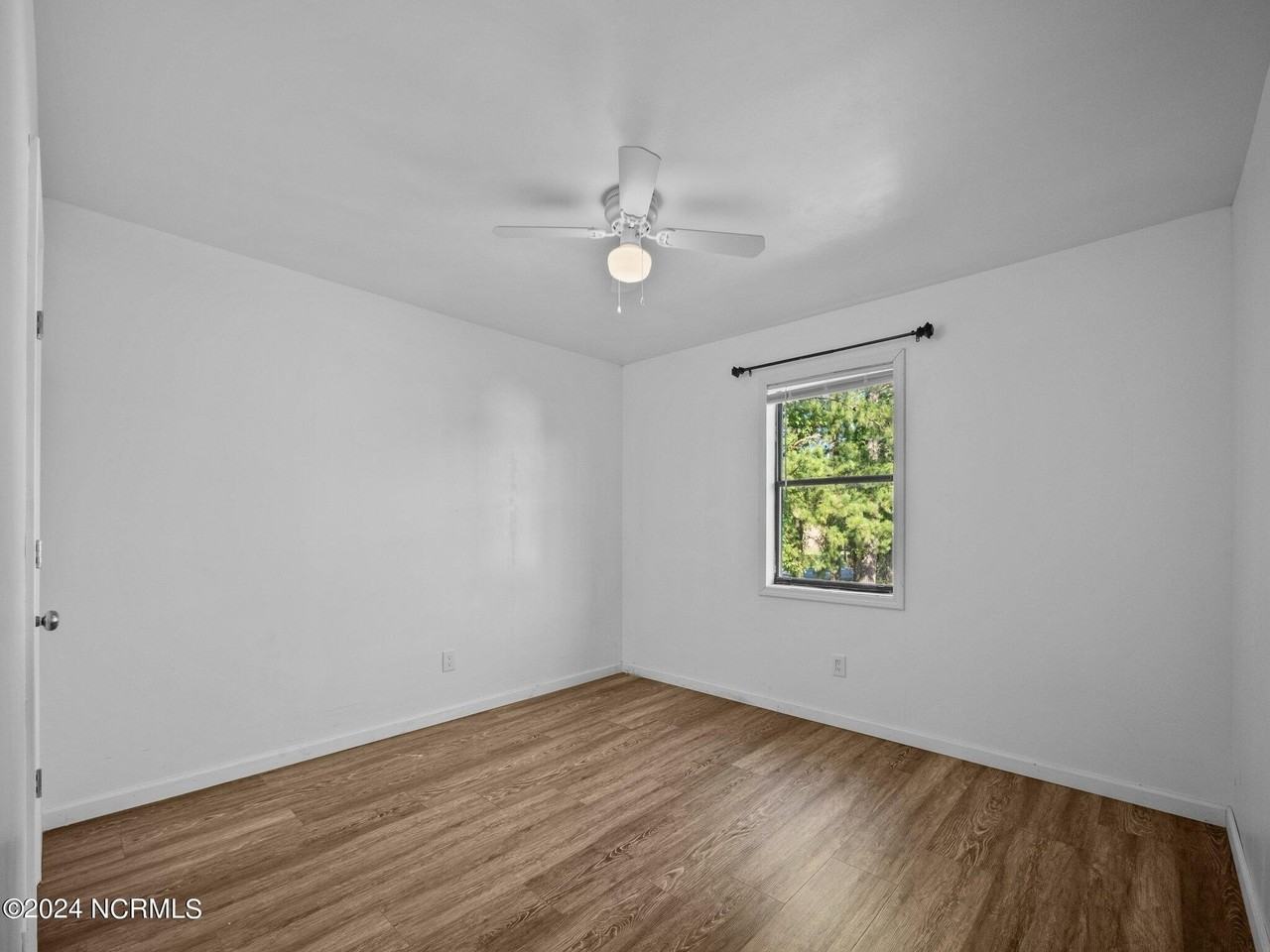 110 Ravenwood Dr #D - Photo 4 of 20