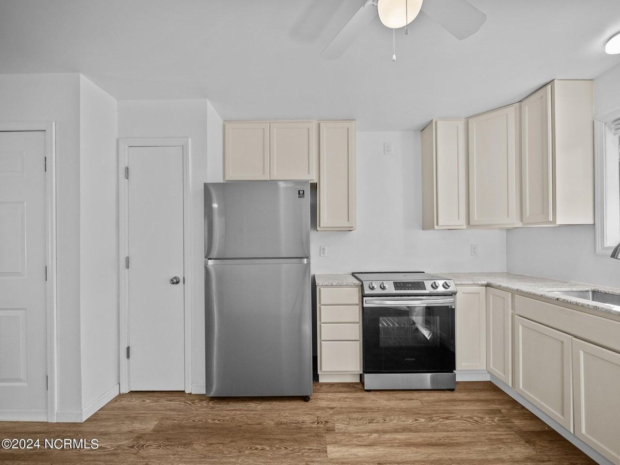 110 Ravenwood Dr #D - Photo 7 of 20