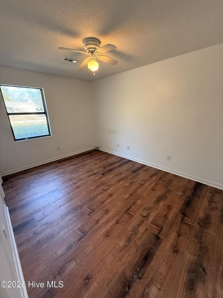 925 Hunting Ridge Rd - Photo 6 of 27