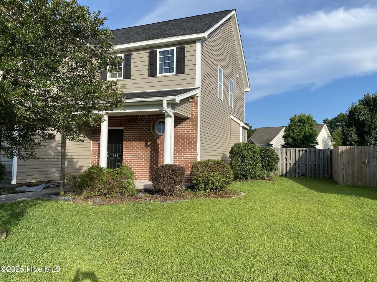 105 Moonstone Ct - Photo 2 of 28