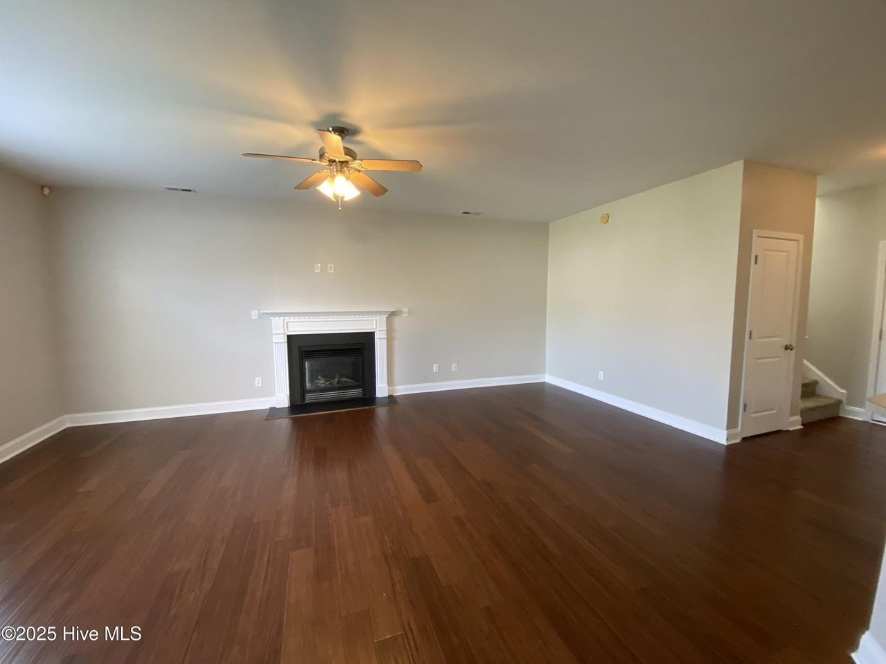 105 Moonstone Ct - Photo 4 of 28