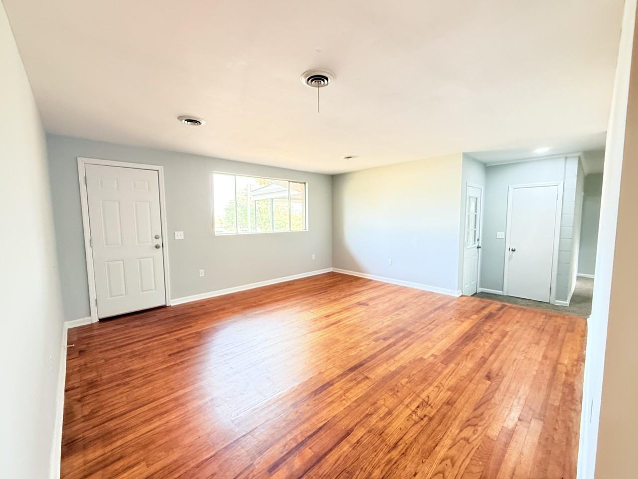 2612 Lumpkin Rd - Photo 2 of 17