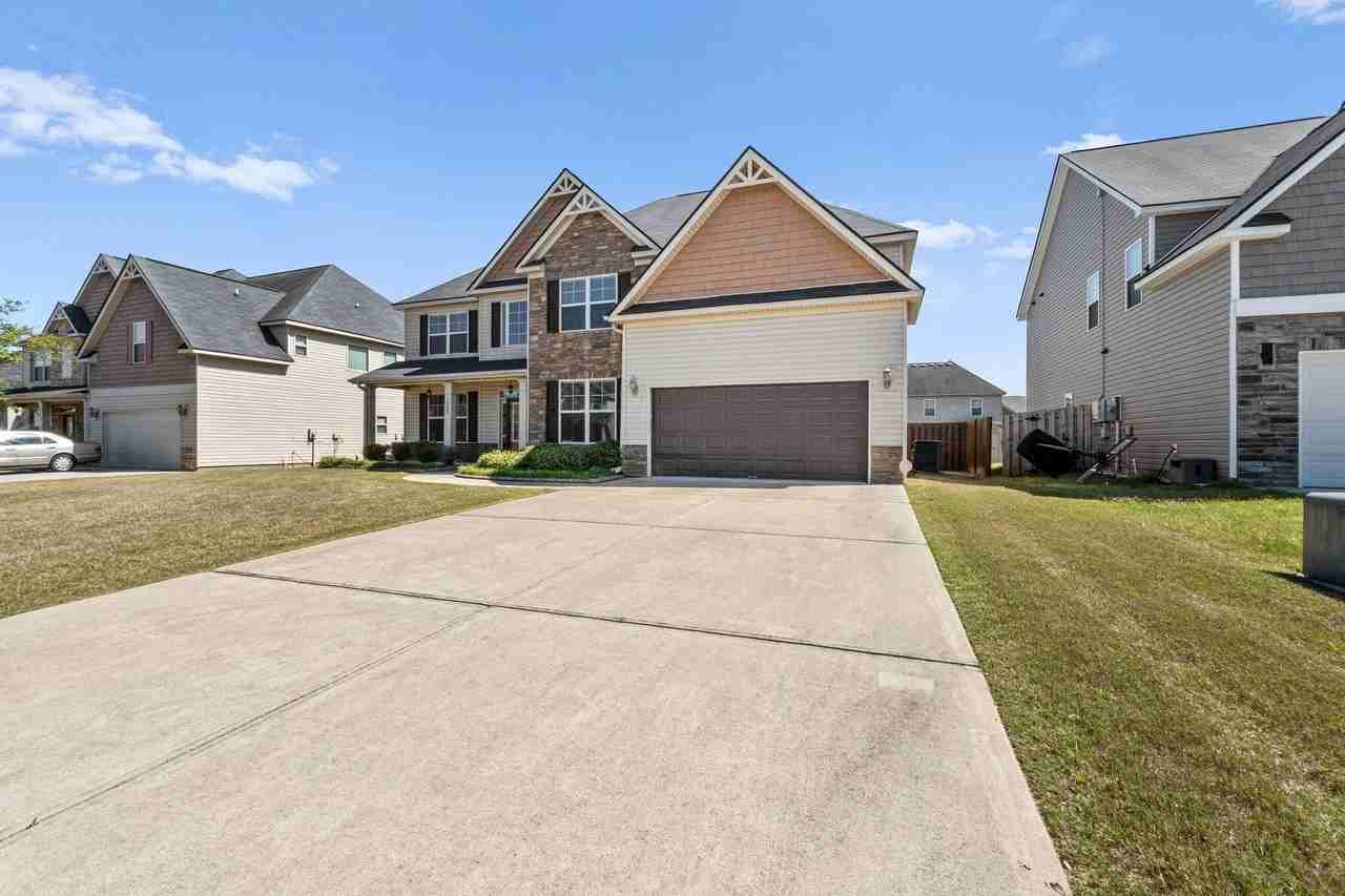 1405 Calumet Dr - Photo 3 of 29