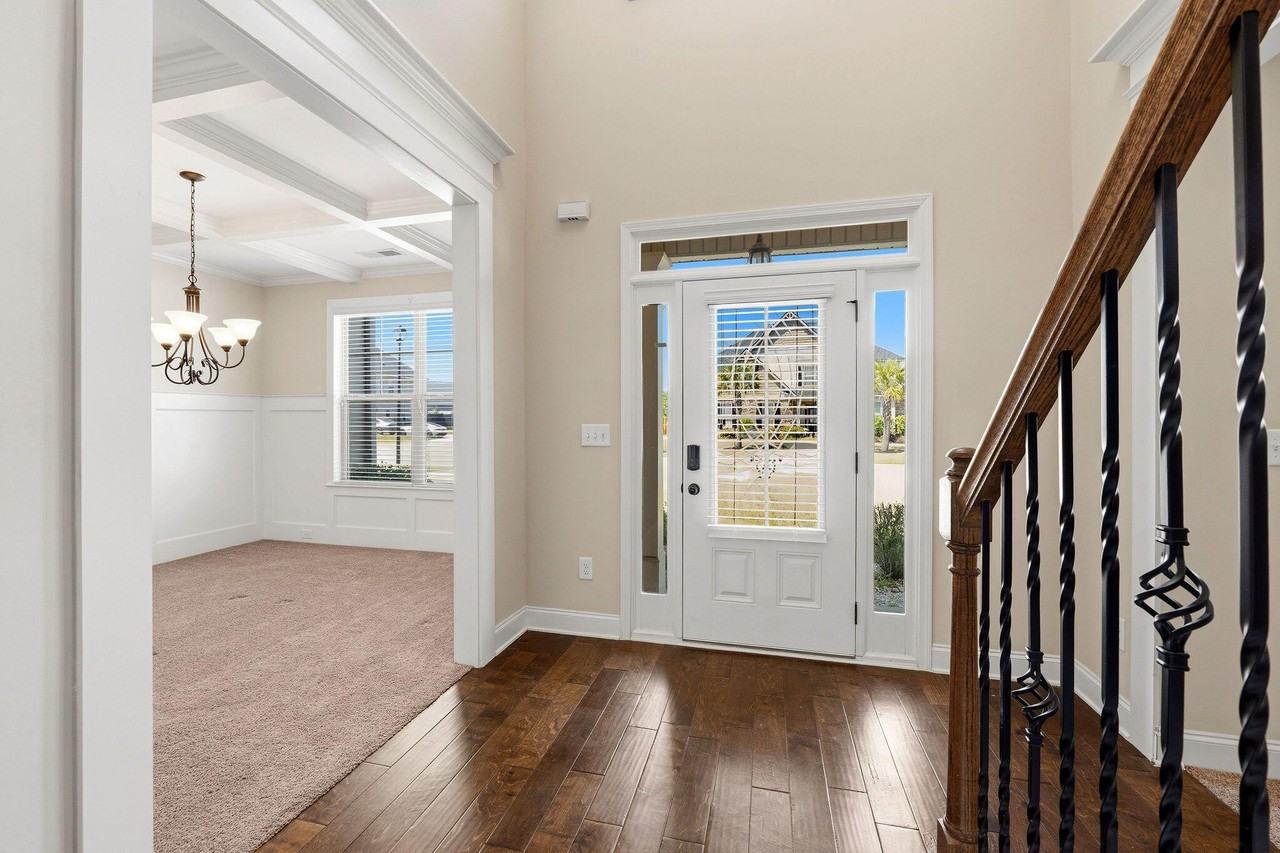 1405 Calumet Dr - Photo 4 of 29