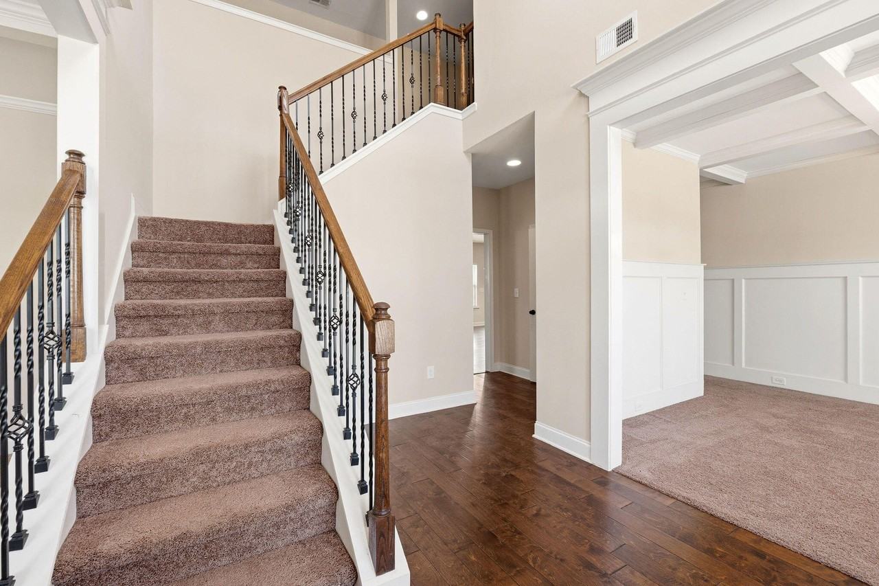 1405 Calumet Dr - Photo 5 of 29