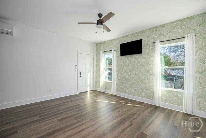 637 E Anderson St #A - Photo 4 of 26