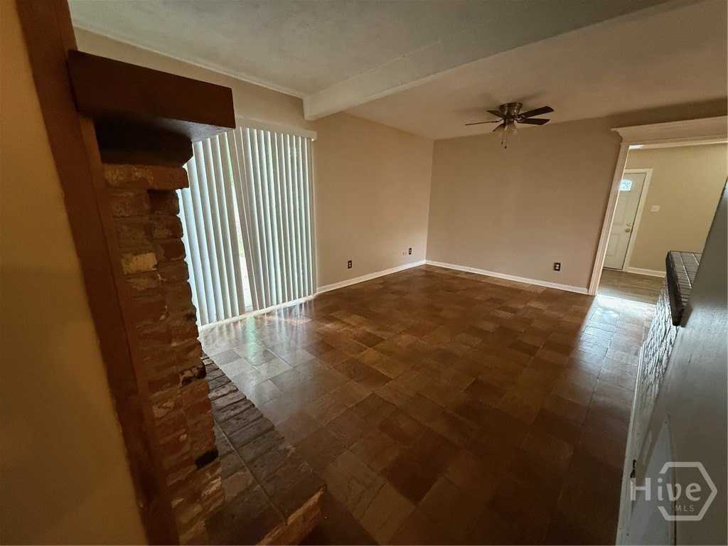 524 Jackson Blvd - Photo 3 of 10