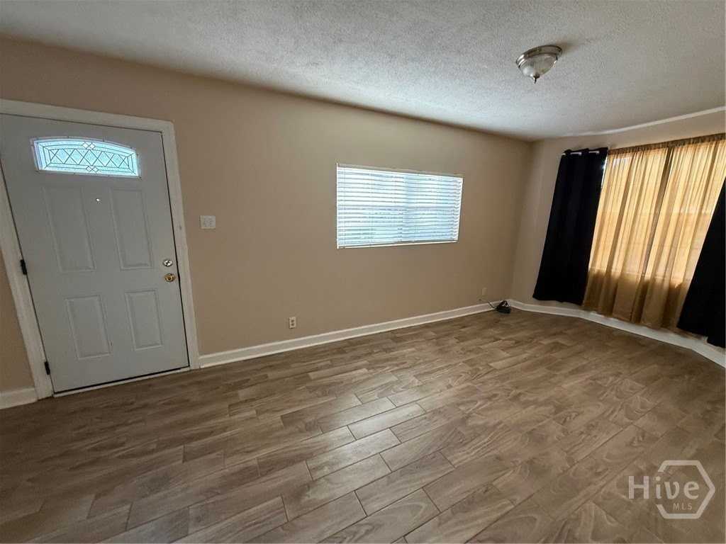 524 Jackson Blvd - Photo 4 of 10