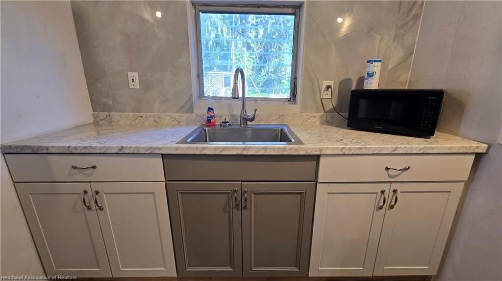 44 Crawford Dr Unit 40 - Photo 5 of 23