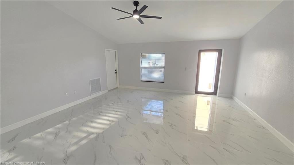 4720 Trout Ave - Photo 6 of 30