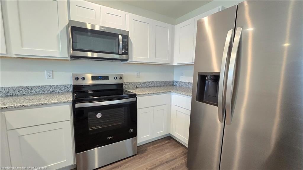 1260 Stone Ridge Cir - Photo 4 of 29