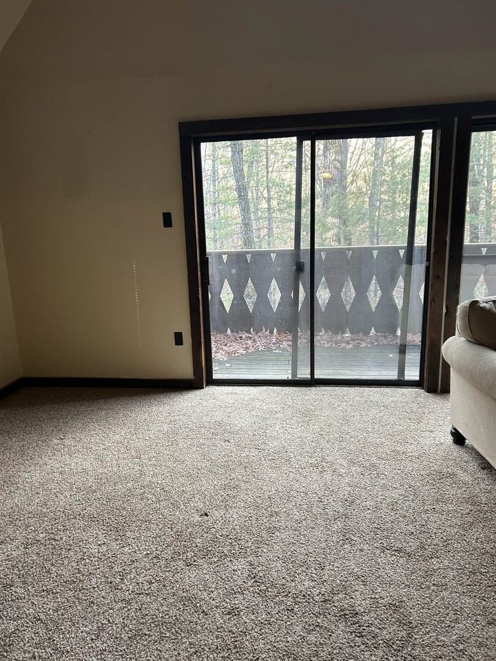 213 Spotswood Ln - Photo 5 of 9