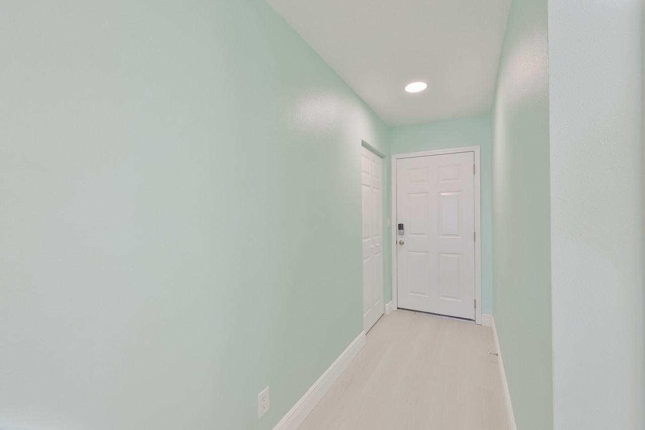 812 Bahia Del Sol Dr - Photo 5 of 38