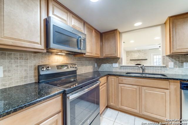 11303 Vance Jackson Rd - Photo 5 of 12