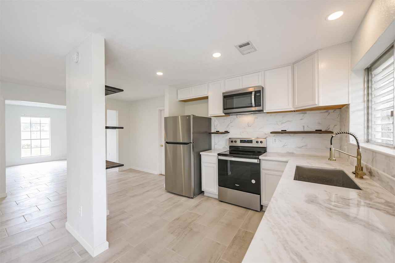 2114 Shasta St - Photo 7 of 35