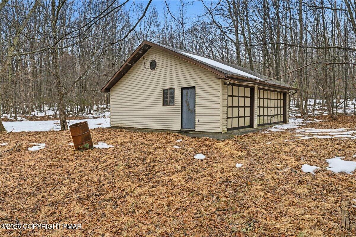 3529 Winding Way - Photo 6 of 38