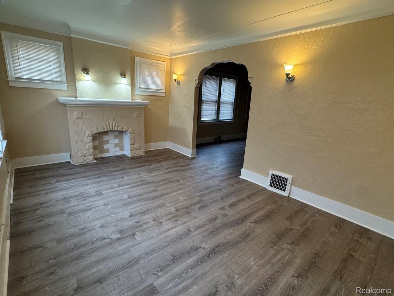 15760 Monte Vista St - Photo 4 of 21