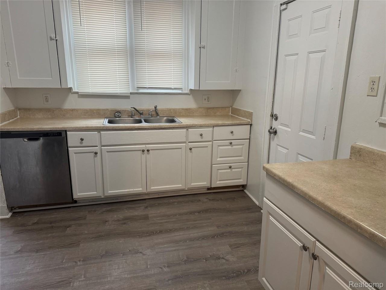 15760 Monte Vista St - Photo 7 of 21