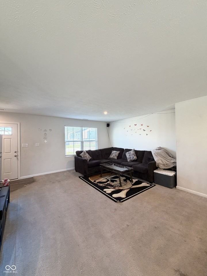 2637 Spurlock Ln - Photo 3 of 16