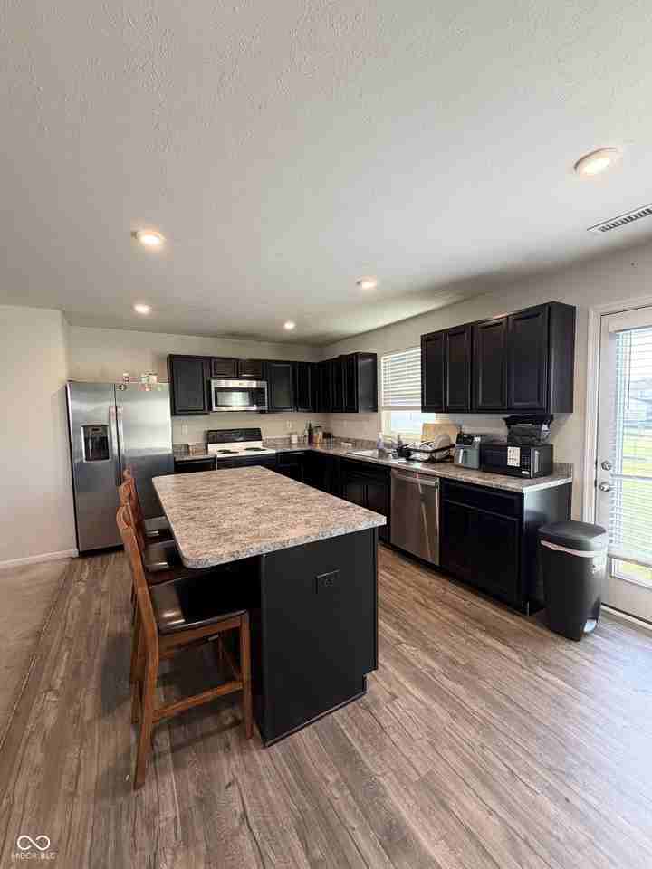 2637 Spurlock Ln - Photo 4 of 16