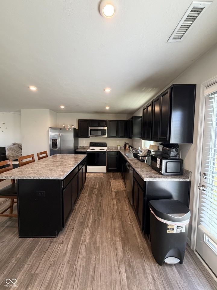 2637 Spurlock Ln - Photo 5 of 16