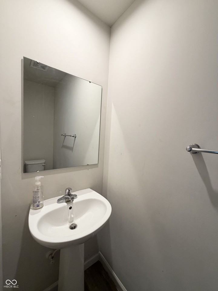 2637 Spurlock Ln - Photo 7 of 16