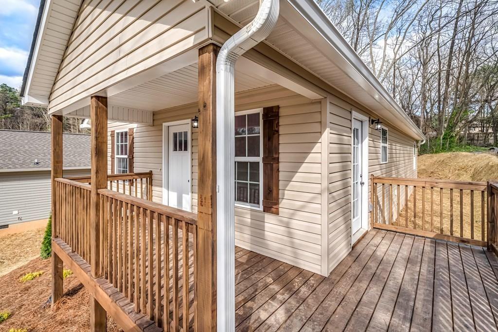 1620 Waring Rd Nw - Photo 6 of 40