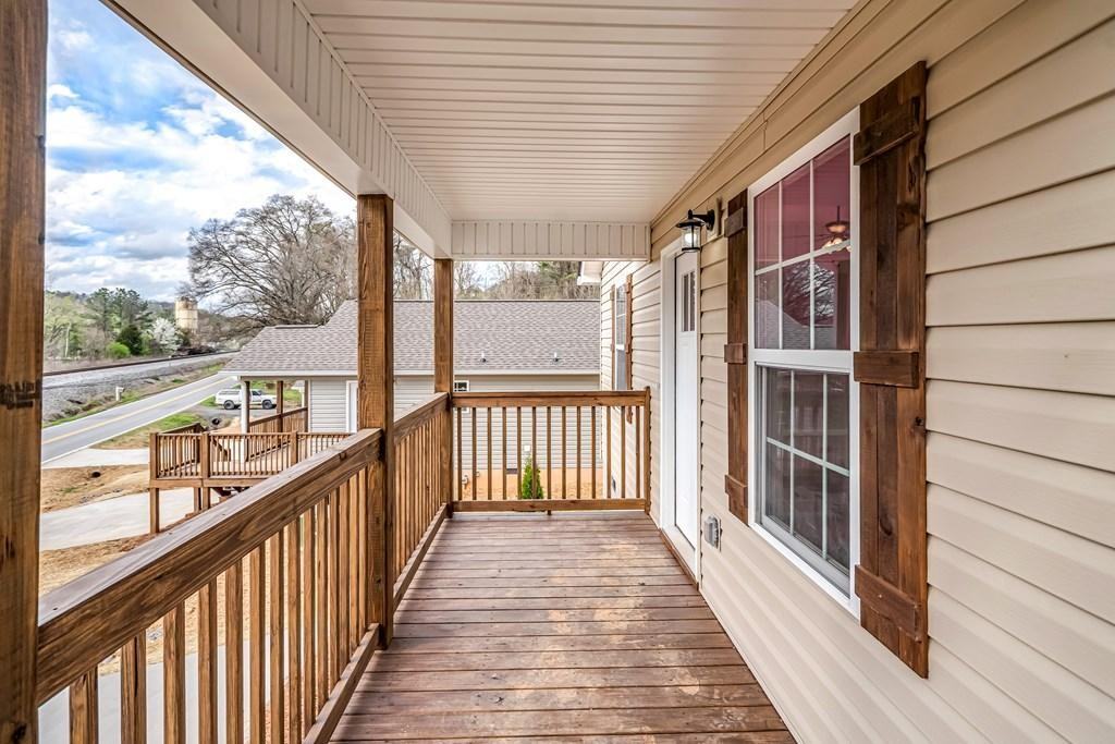 1620 Waring Rd Nw - Photo 7 of 40