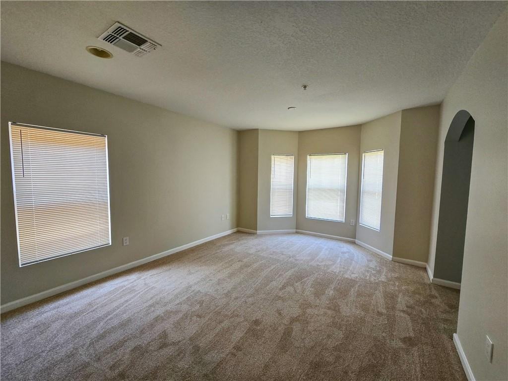 5035 Fairways Cir - Photo 6 of 20