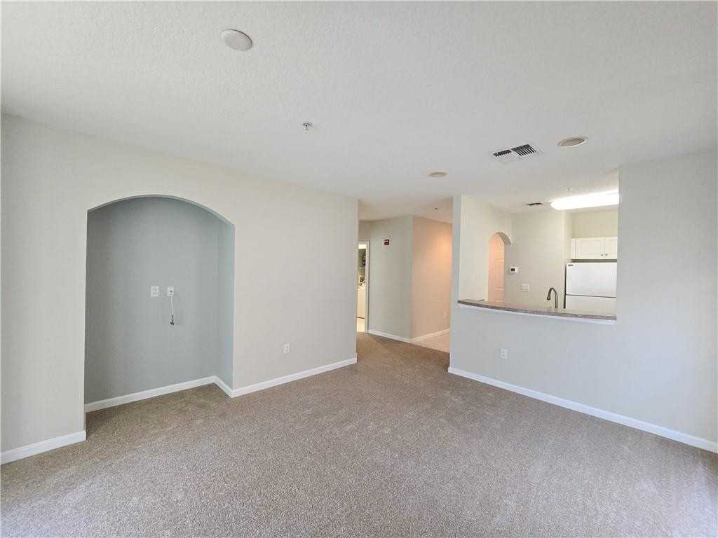 5035 Fairways Cir - Photo 7 of 20