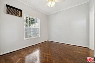 110 N Flores St - Photo 3 of 8