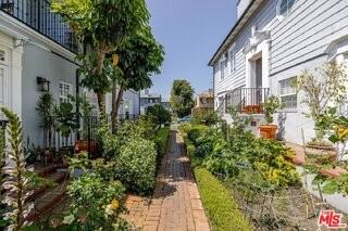 110 N Flores St - Photo 5 of 8