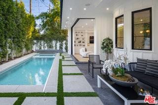 806 N Gardner St - Photo 2 of 8