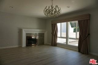 221 N Bowling Green Way - Photo 3 of 8