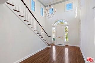 360 Alma Real Dr - Photo 3 of 8