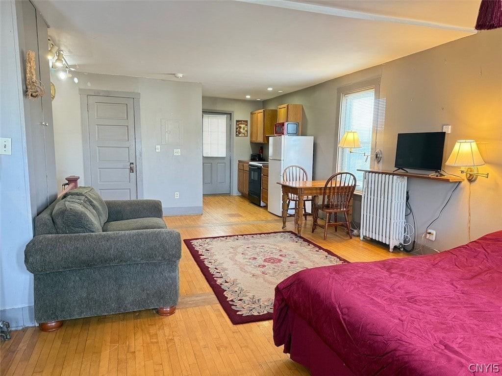 1 S Jefferson St Apt 2 - Photo 4 of 12