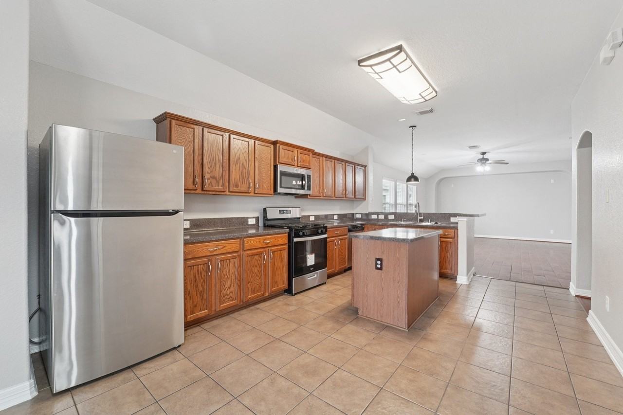 14134 Brayford Place Dr - Photo 6 of 29