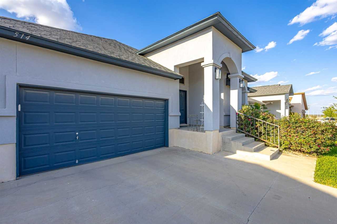 514 Prado Dr - Photo 4 of 32