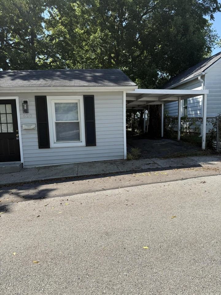 620 Locust St - Photo 2 of 8