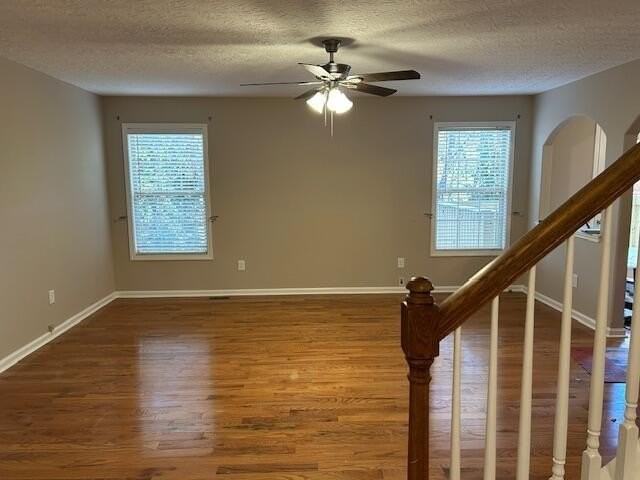 3096 Roundway Down Ln - Photo 6 of 44