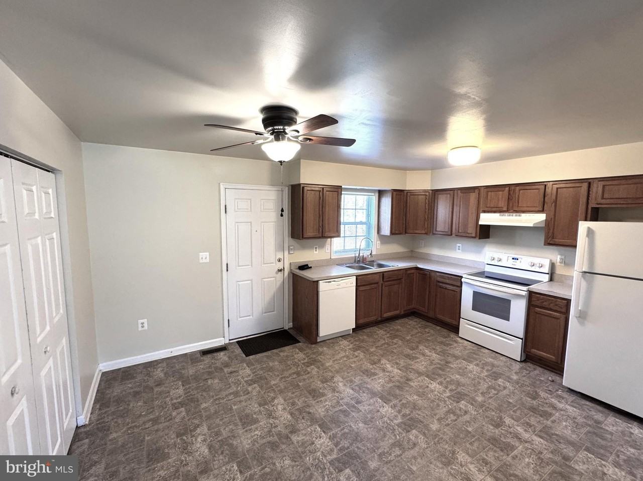 38300 Chaptico Rd - Photo 3 of 31
