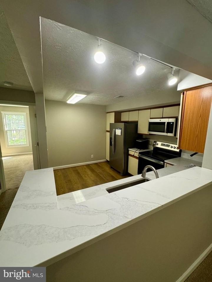 3804 Ridge Knoll Ct - Photo 6 of 19