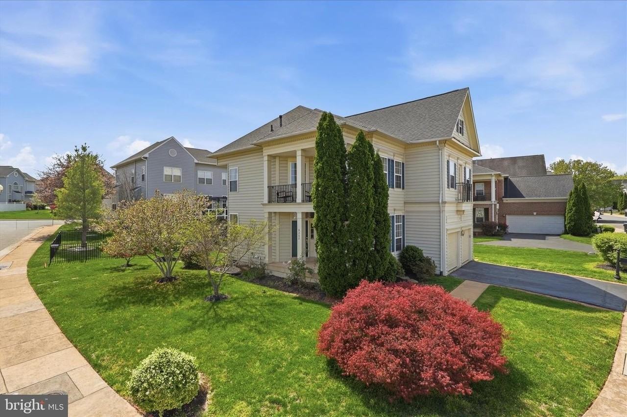 8362 Gaither St - Photo 2 of 50