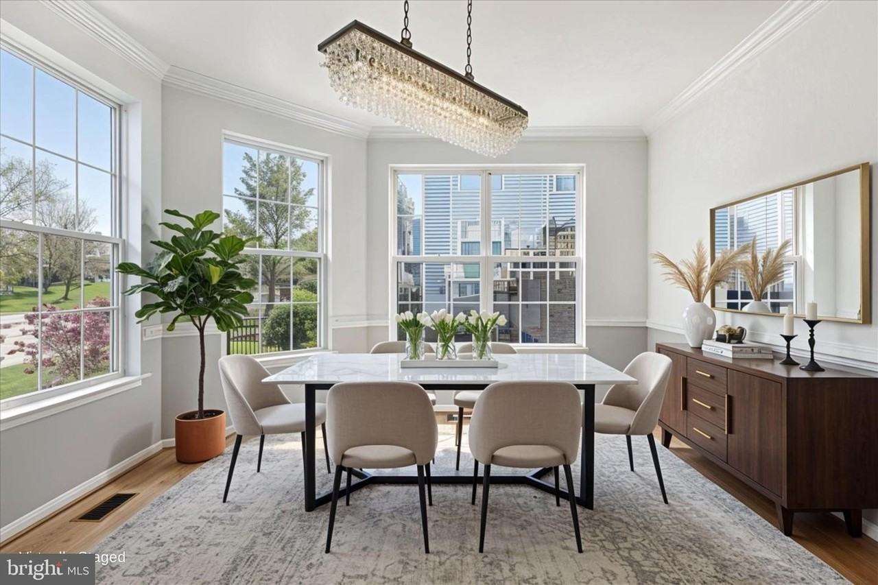 8362 Gaither St - Photo 5 of 50