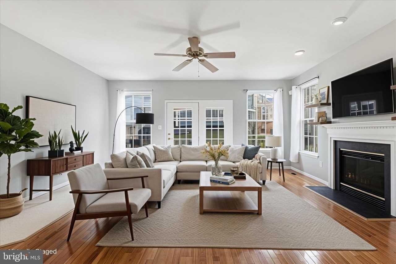 8362 Gaither St - Photo 7 of 50