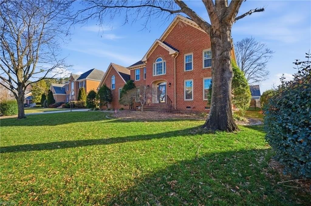 1137 Kingsbury Dr - Photo 2 of 36