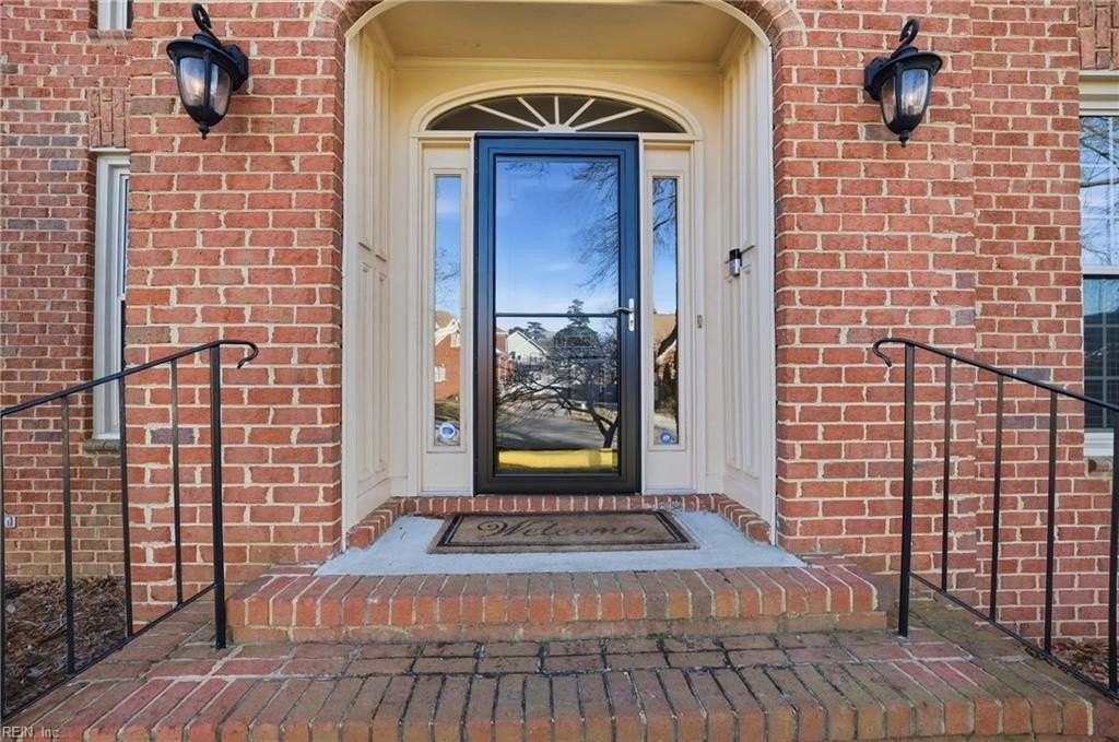 1137 Kingsbury Dr - Photo 3 of 36